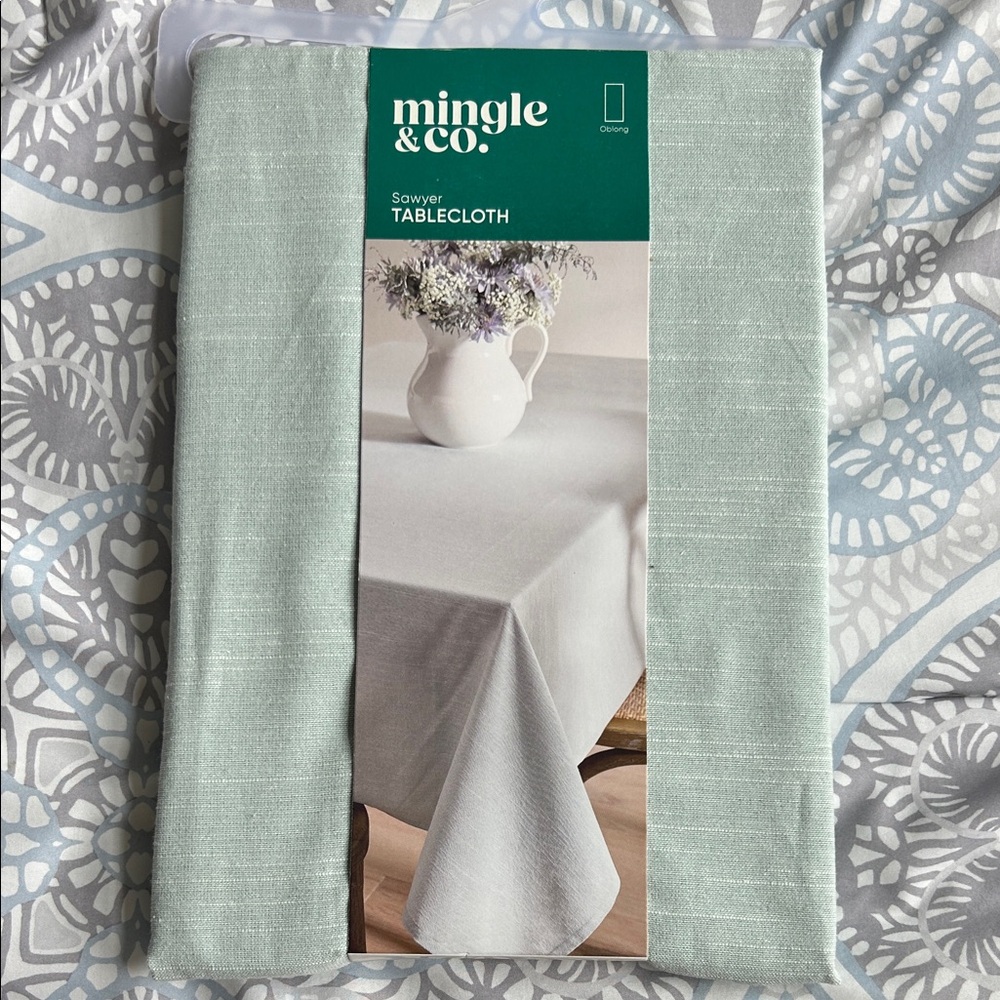 NWT Mingle & Co Oblong 60x84 in Tablecloth